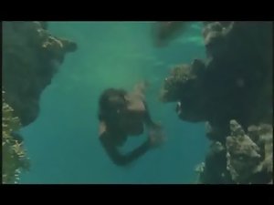 Phoebe Cates - Paradise (stripping-swimming naked underwater)