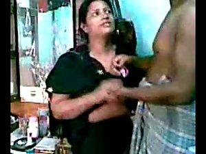 Sensual indian Fellow try to love with her Secret lover Aunty